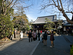 心行寺の境内