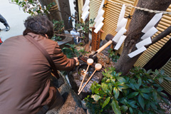 小網神社の“銭洗い弁天”